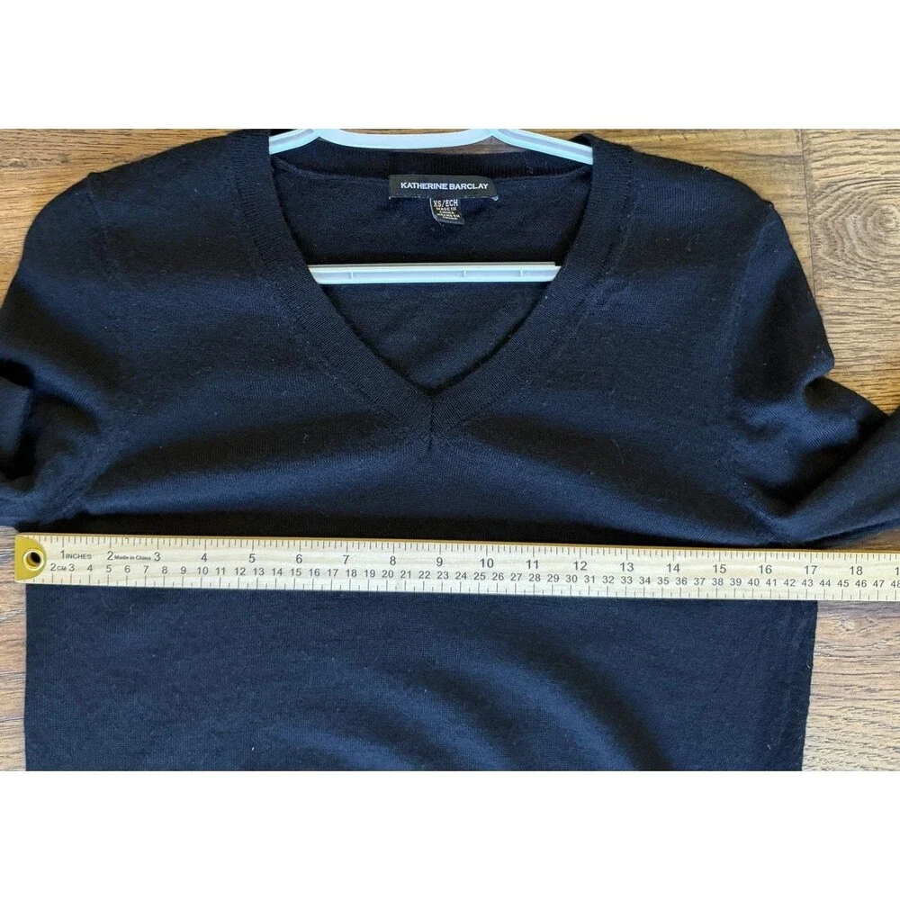 Katherine Barclay Sweater Womens XS Black 100% Merino Wool V Neck Long Sleeve